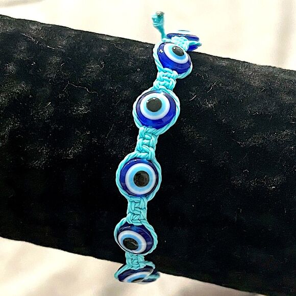 NEW Blue Evil Eye Resin & Macrame Handmade Adjustable Beaded Bracelet - Picture 1 of 5